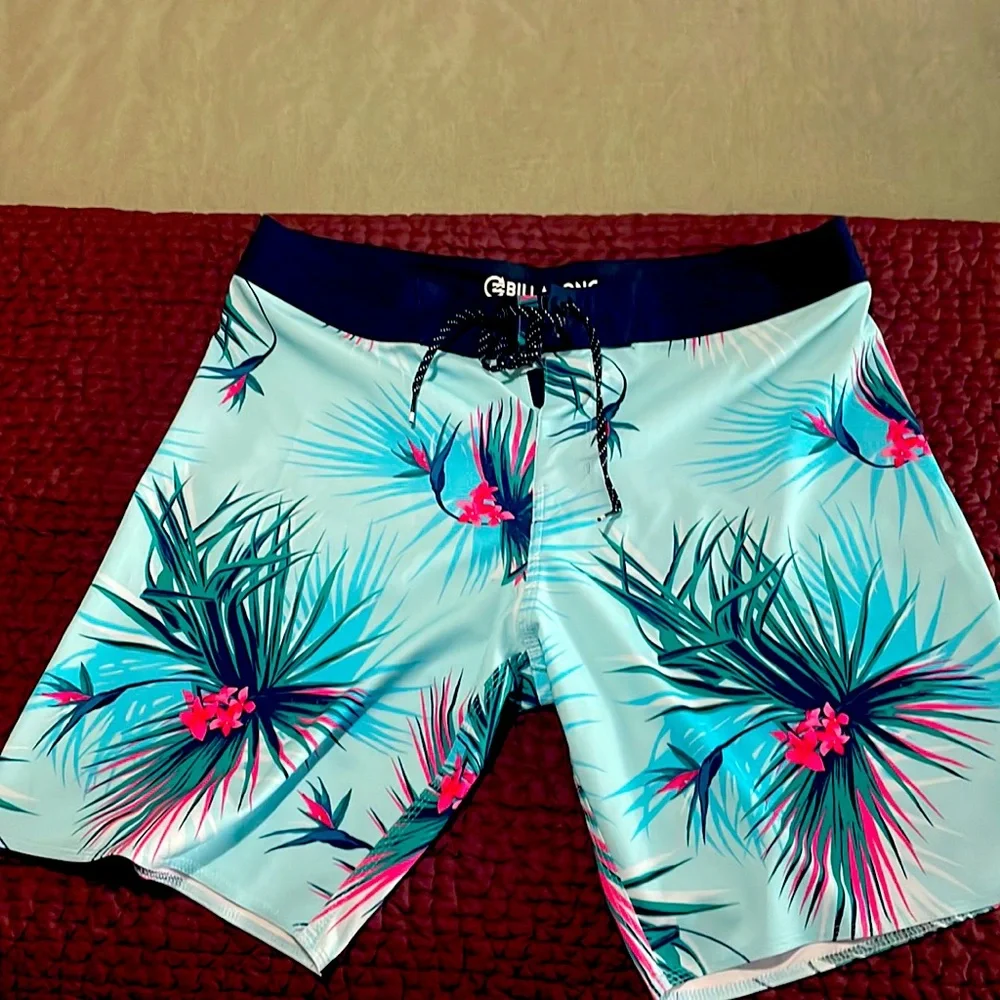 Men’s size 34 billabong short - Picture 1 of 5